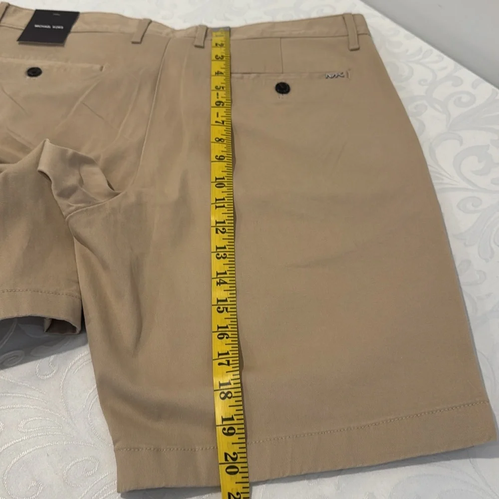 MK Men’s Chino Shorts. Size 33